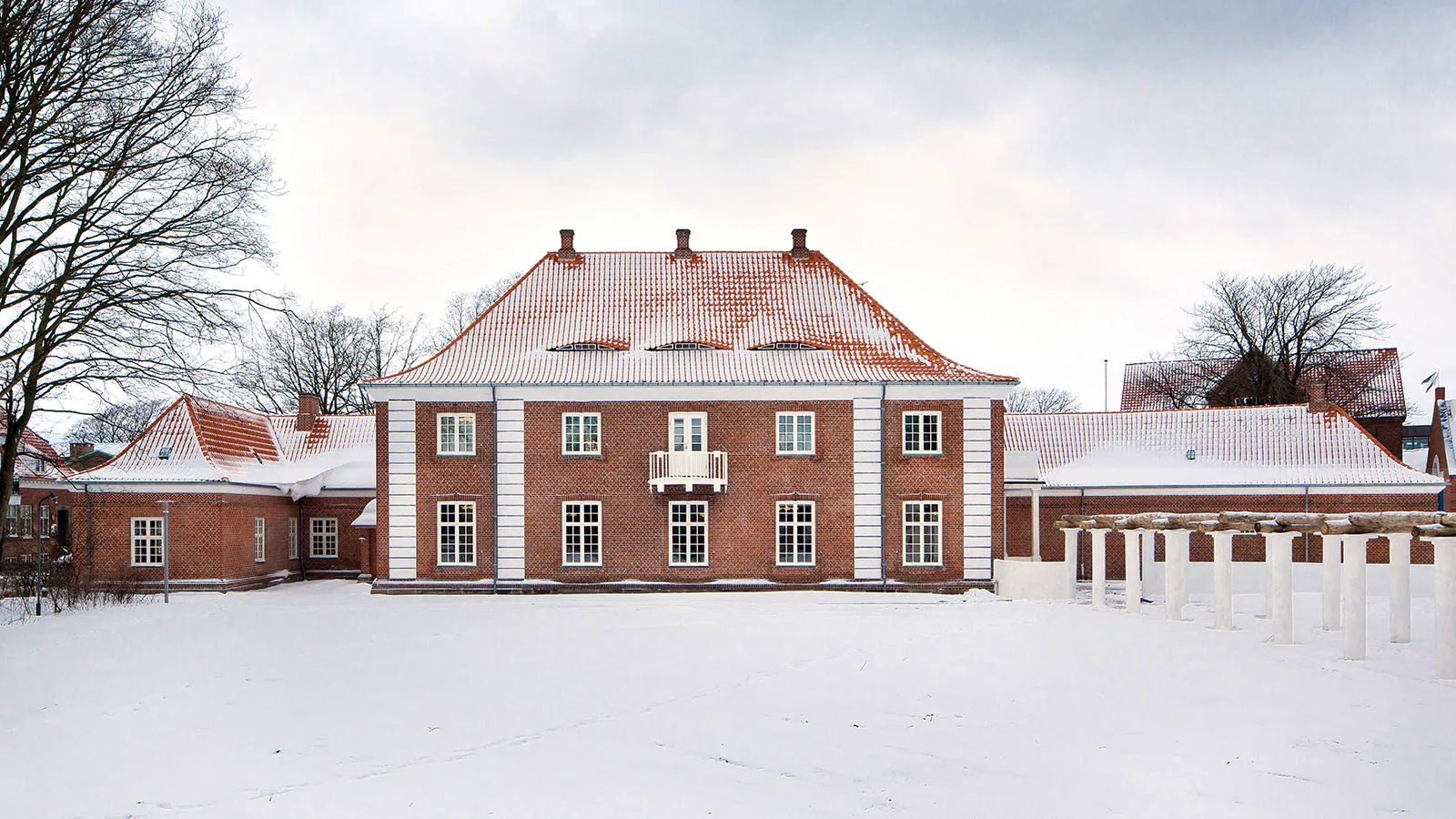 Huset set fra haven.