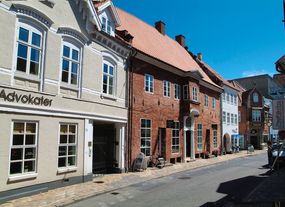 Facaden på Oluf Bagers Mødrene Gård.