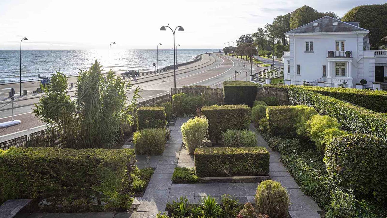 Haven i Arne Jacobsens eget hus i Klampenborg