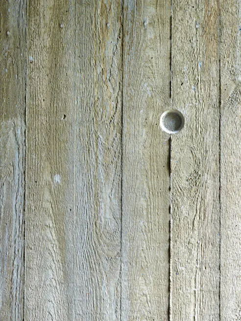 Detalje af betonvæggen i Knud Friis eget hus. 