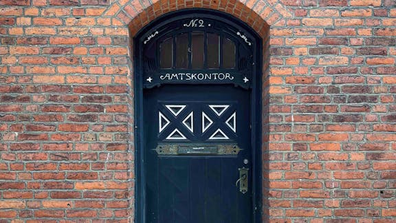 Friedenreichs Palæ i dør amtmandskontor