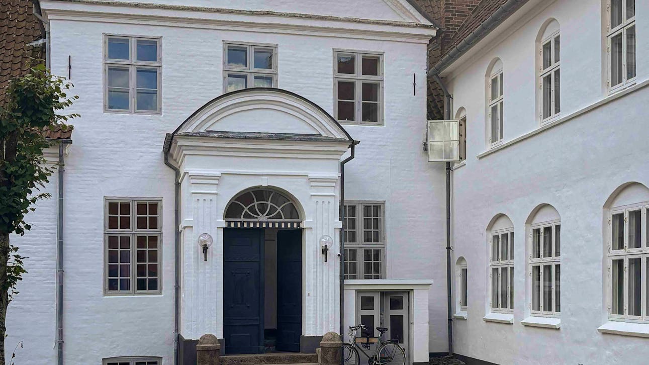 Friedenreichs Palæ i Viborg indgangspartiet i gården