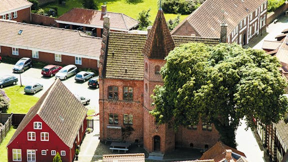 Taarnborg set fra luften. 