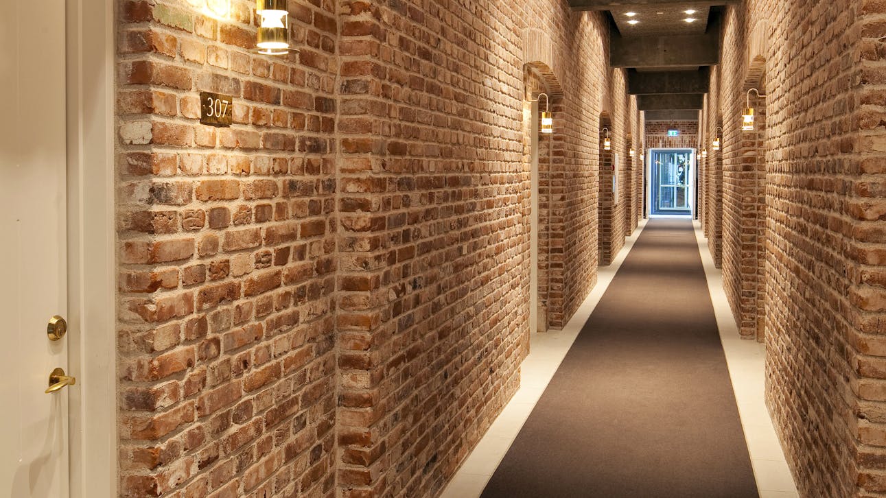 Gang i den tidligere kostald på Hindsgavl Slot.