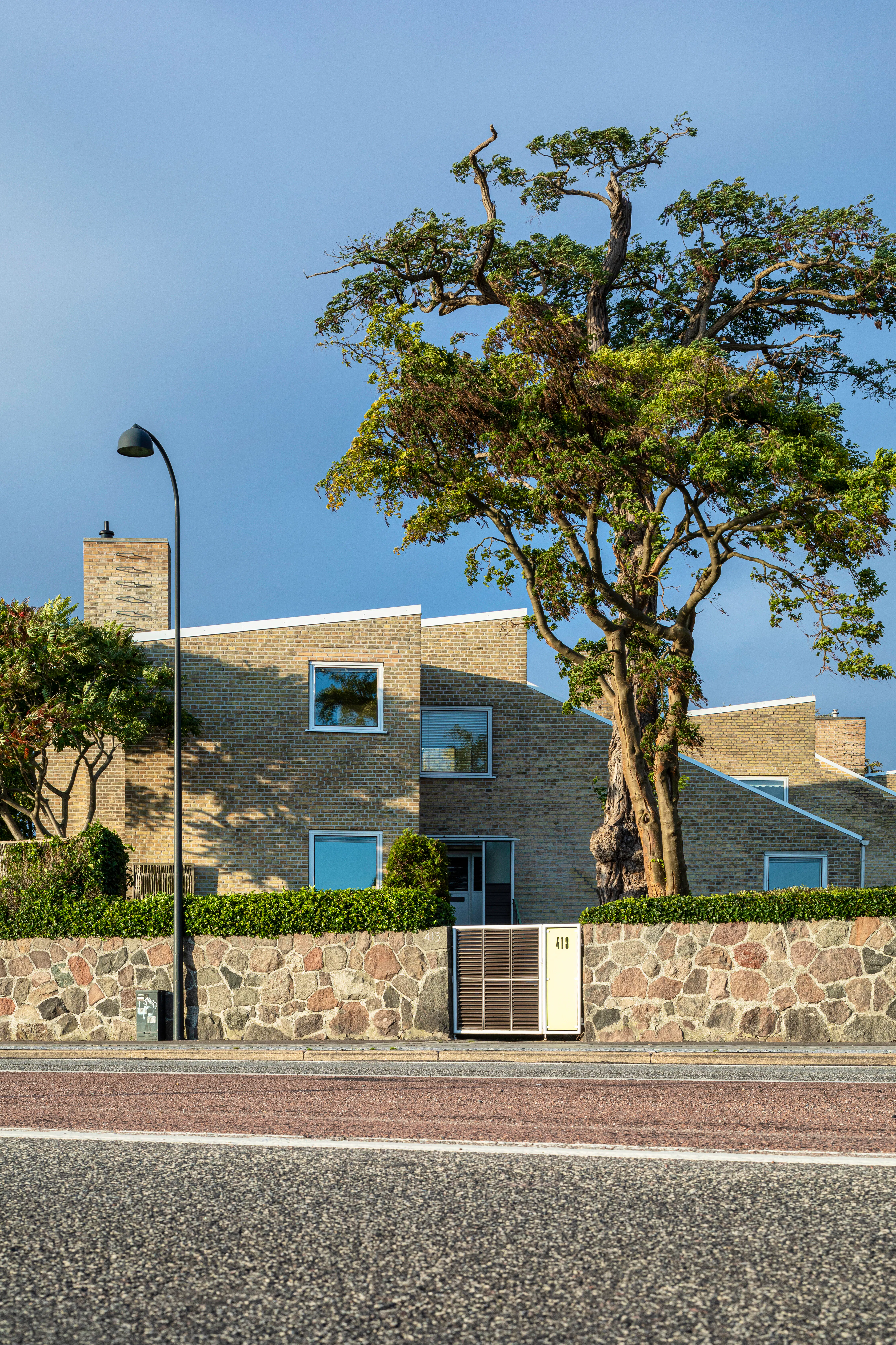 Facade af Arne Jacobsens eget hus i Klampenborg