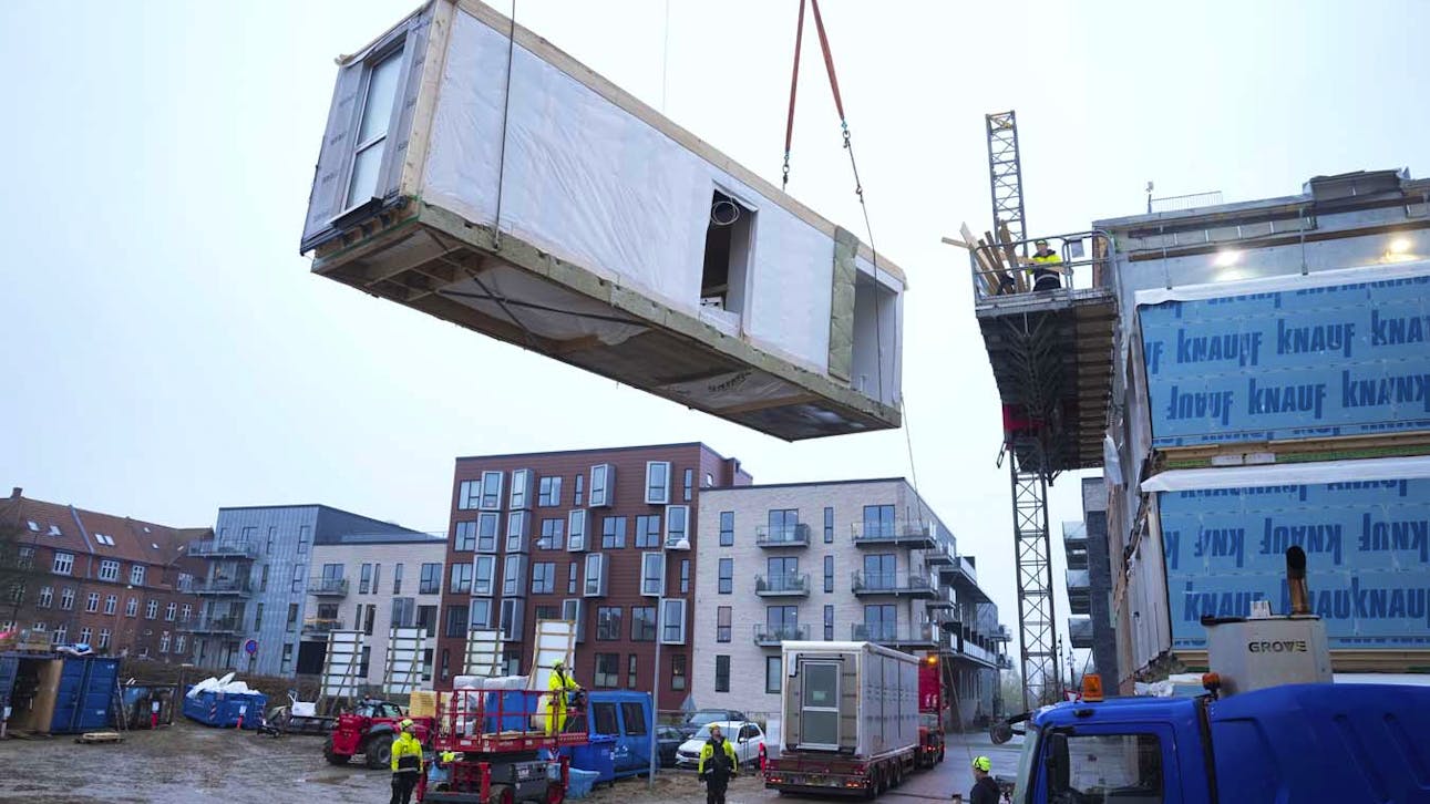 MiniCO2 Etagehus Præfab montering af element