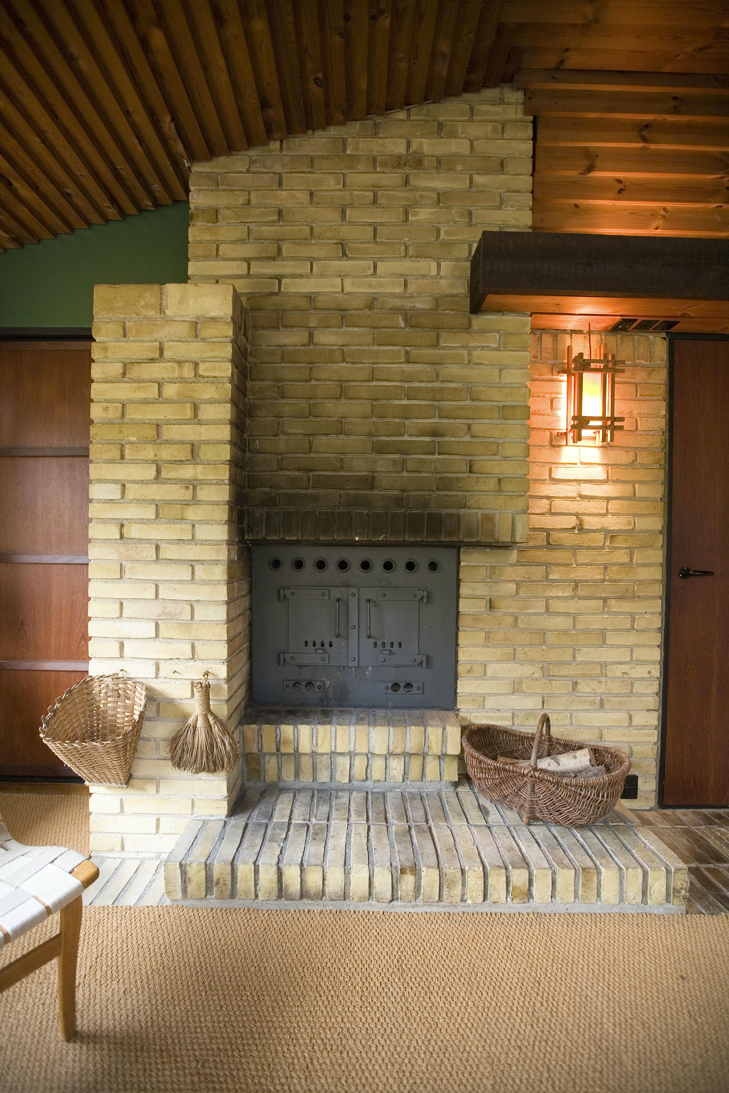 Pejsen i Bertel Udsens eget hus med gule mursten 