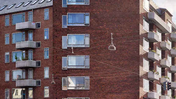 Kay Fiskers egen lejlighed er øverst i tårnet og etagen under.