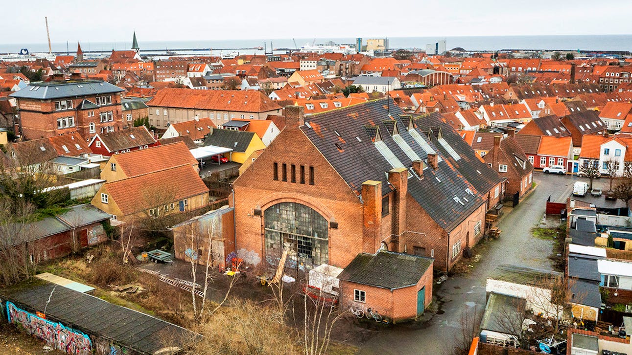 Rønne Gl. Elværk og Badeanstalt set fra luften. 